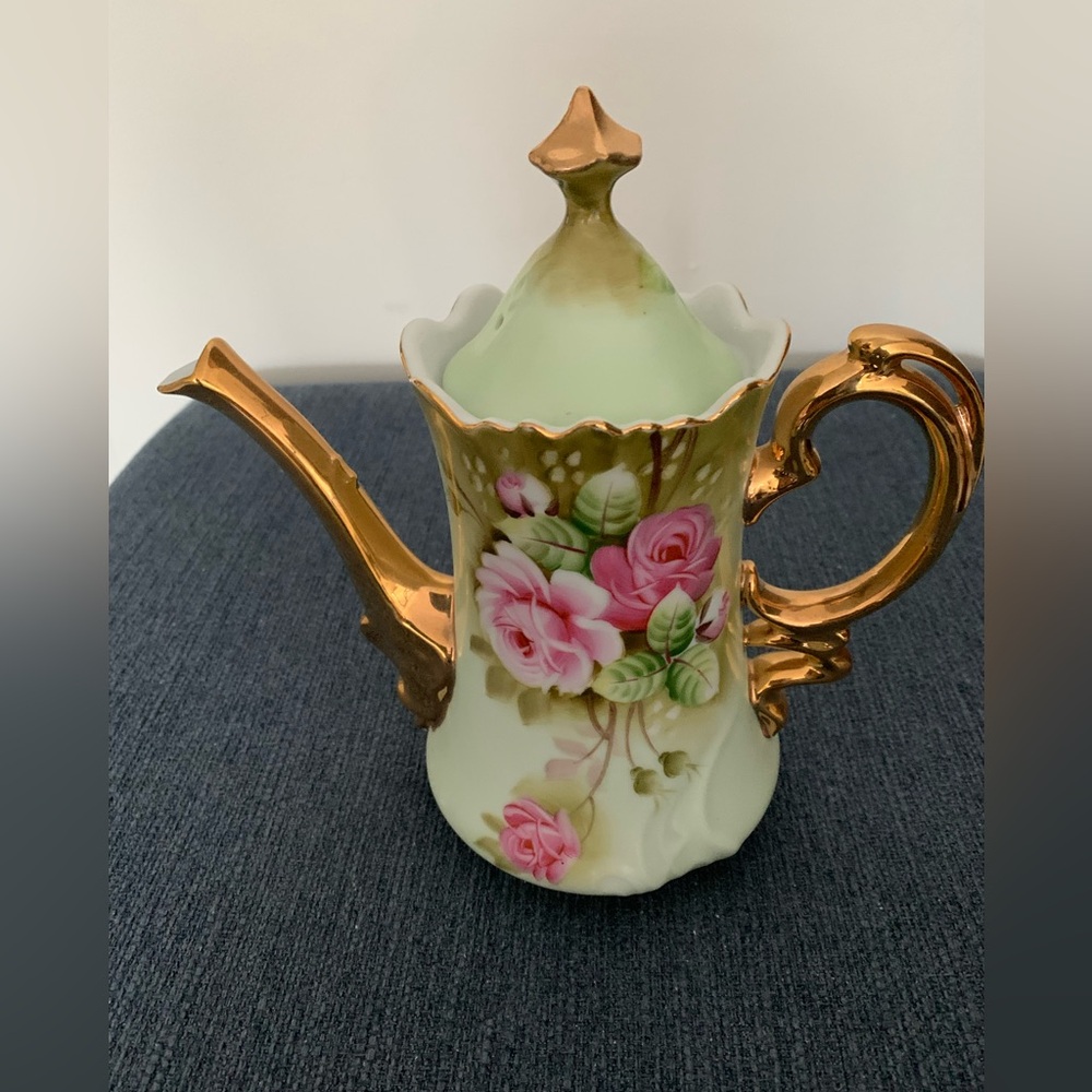 Beautiful Ornate Tea Set - Picture 2 of 2